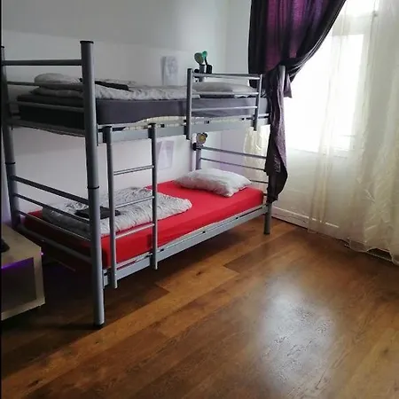 Art Апартаменты *